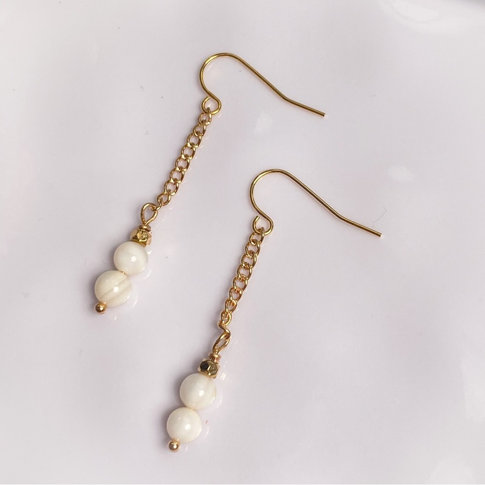 25. White Shell Dangle Earrings